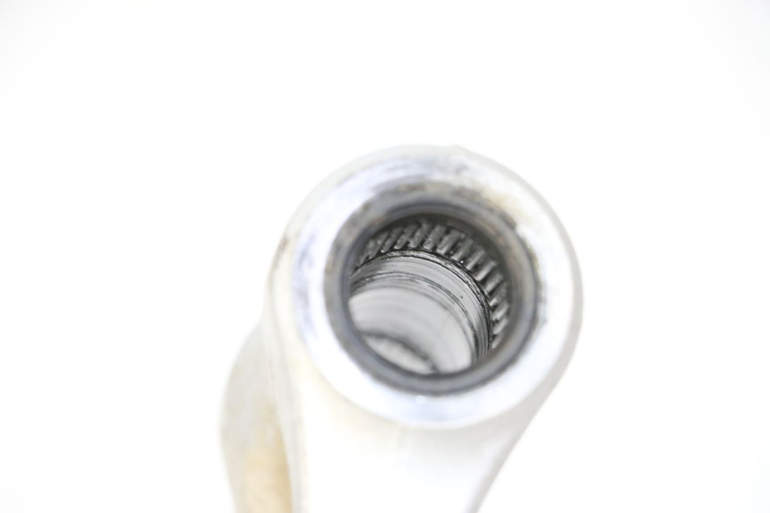 photo de BIELETA SUSPENSION YAMAHA YZ-F YZF 250 (2014 - 2018) - Primer plano técnico