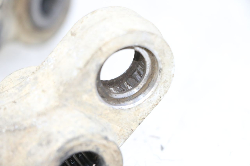 photo de BIELETA SUSPENSION YAMAHA YZ 85 (2022 - 2025) - Detalles de los puntos de fijación