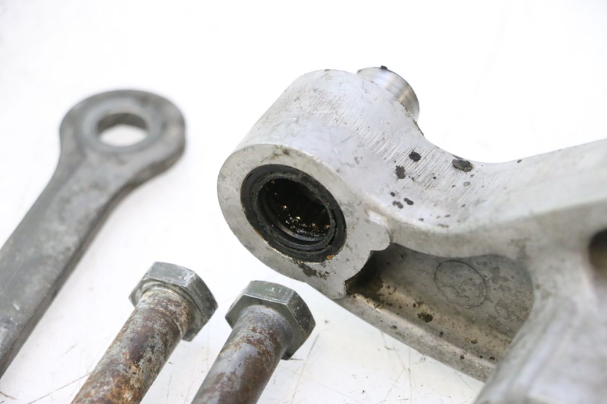 photo de BIELETA SUSPENSION YAMAHA YZF R GENESIS 750 (1993 - 1998) - Estado de la superficie y material