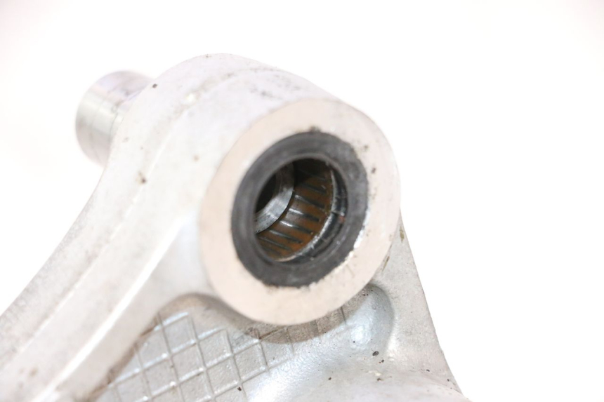 photo de BIELETA SUSPENSION YAMAHA YZF R6 600 (2008 - 2009) - Primer plano técnico