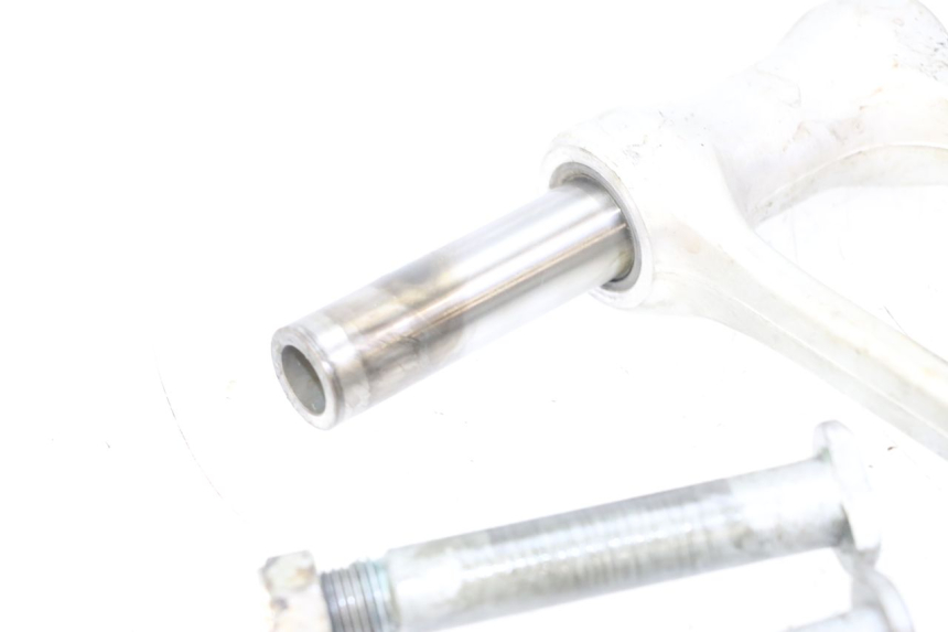 photo de BIELETA SUSPENSION YAMAHA YZF YZ-F 450 (2014 - 2016) - Detalles de los puntos de fijación