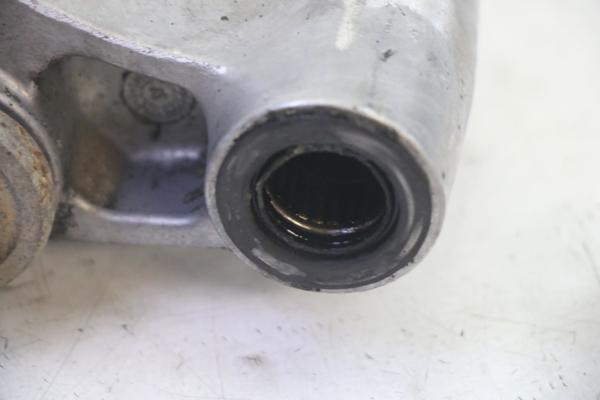 photo de BIELETA SUSPENSION KAWASAKI ZR 7 750 (1999 - 2004) - Características distintivas