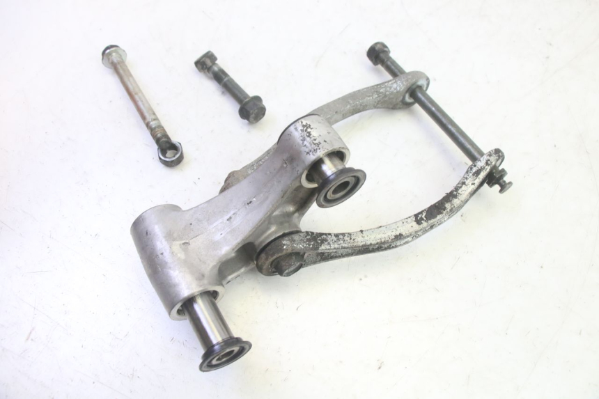 photo de BIELETA SUSPENSION KAWASAKI ZR 7 750 (1999 - 2004) - Detalles de los puntos de fijación