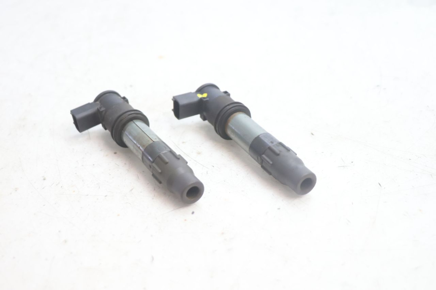 photo de BOBINA SUZUKI BURGMAN EXECUTIVE ABS 650 (2006 - 2012) - Detalles de los puntos de fijación