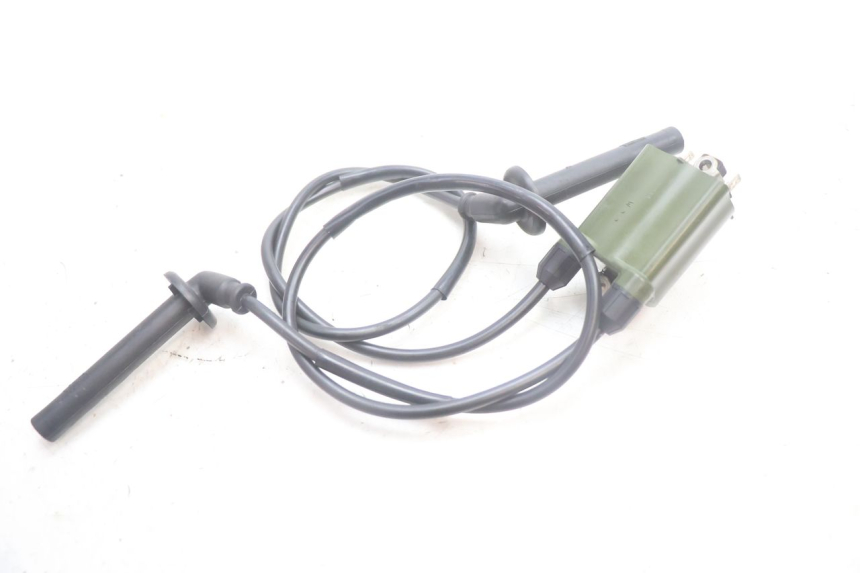 photo de BOBINA HONDA FJS SILVER WING SILVERWING 400 (2005 - 2008) - Primer plano técnico