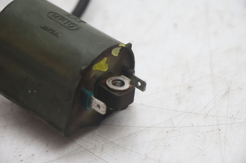 photo de BOBINA HONDA FJS SILVER WING SILVERWING 400 (2005 - 2008) - Primer plano técnico
