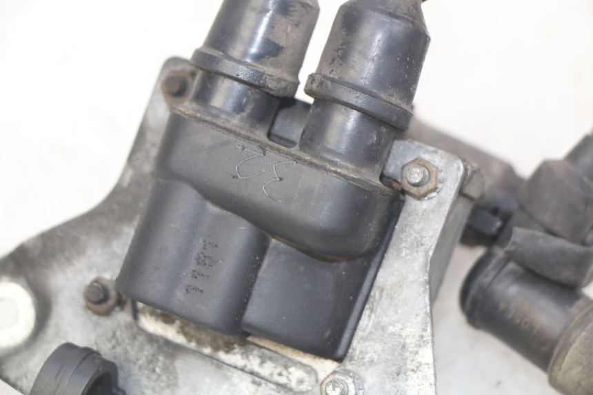 photo de BOBINA GILERA GP 800 (2007 - 2013) - Detalles de los puntos de fijación