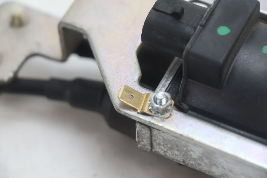 photo de BOBINA PIAGGIO MP3 HPE 530 (2022 - 2026) - Detalles de los puntos de fijación