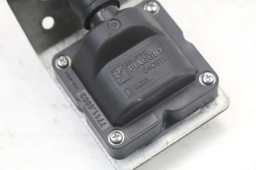 photo de BOBINA PIAGGIO MP3 LT 400 (2007 - 2012) - Primer plano técnico