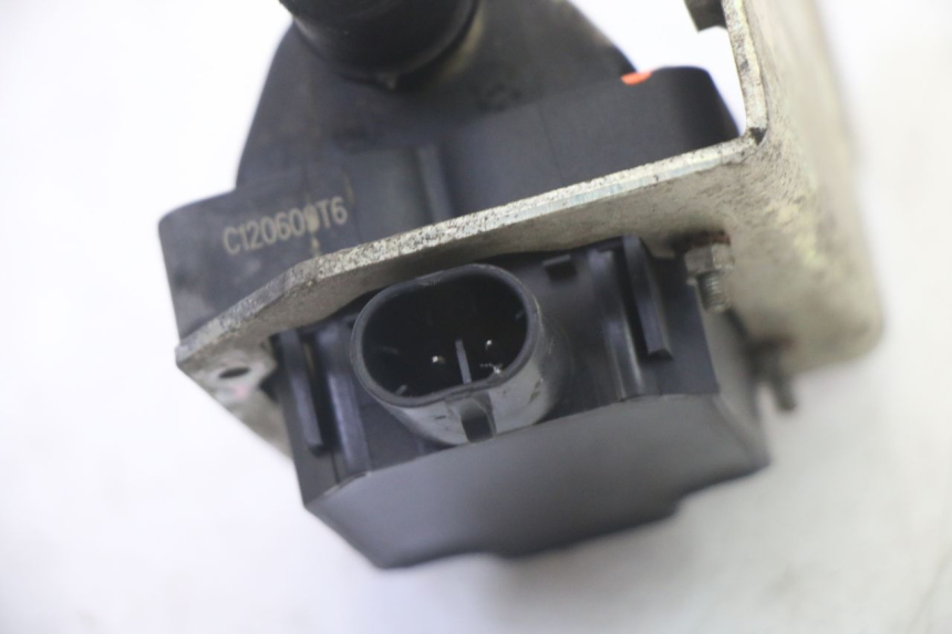 photo de BOBINA PIAGGIO MP3 RL 250 (2006 - 2010) - Detalles de los puntos de fijación