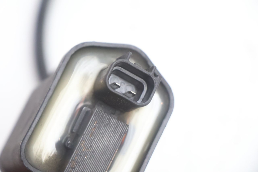 photo de BOBINA PEUGEOT SATELIS 125 (2006 - 2009) - Detalles de los puntos de fijación