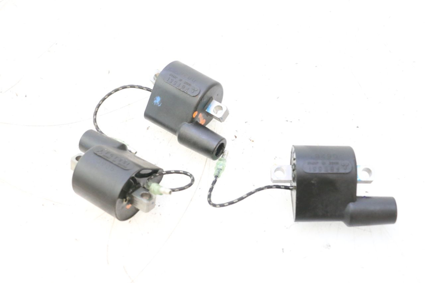 photo de BOBINA YAMAHA WAVE RUNNER GP R 1200 (2000 - 2003) - Primer plano técnico