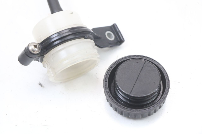 photo de TARRO FLUIDO FRENO MOTO GUZZI NORGE 8V GT 1200 (2011 - 2016) - Estado de la superficie y material