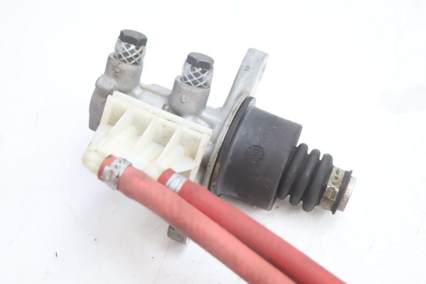 photo de TARRO FLUIDO FRENO CAN-AM SPYDER RS 1000 (2008 - 2012) - Primer plano técnico