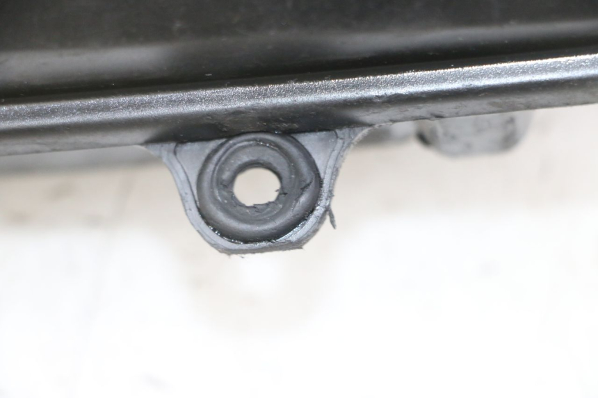 photo de CAJA DE AIRE MBK BOOSTER SPIRIT NAKED 50 (2004 - 2017) - Detalles de los puntos de fijación