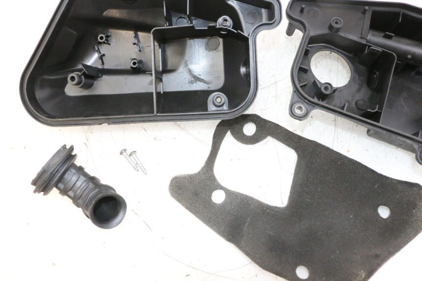 photo de CAJA DE AIRE MBK BOOSTER SPIRIT NAKED 50 (2004 - 2017) - Características distintivas