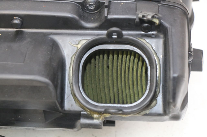 photo de CAJA DE AIRE HONDA CB R 1000 (2018 - 2023) - Marcados y referencias originales