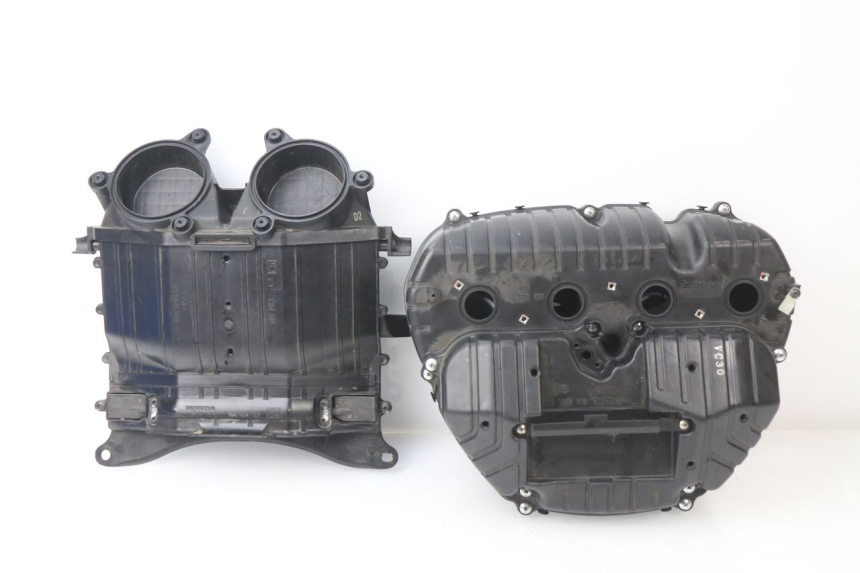 photo de CAJA FILTRO HONDA CBR RR FIREBLADE 1000 (2006 - 2007) - Primer plano técnico