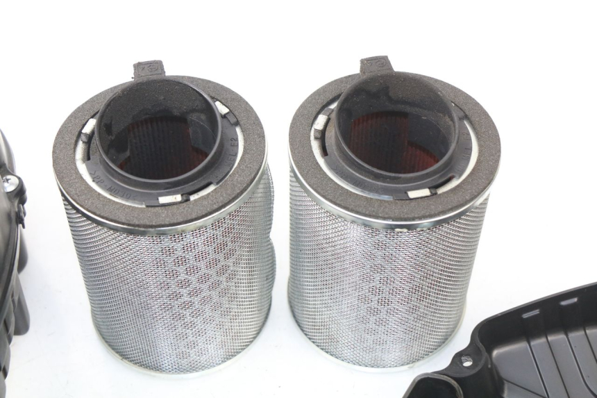 photo de CAJA FILTRO HONDA CBR RR FIREBLADE 1000 (2006 - 2007) - Detalles de los puntos de fijación