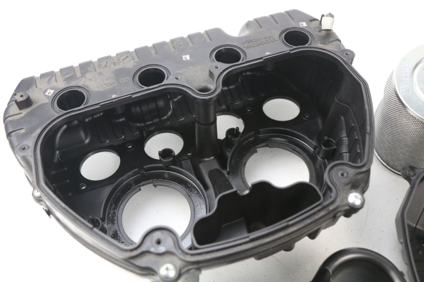 photo de CAJA FILTRO HONDA CBR RR FIREBLADE 1000 (2006 - 2007) - Recambio usado revisado
