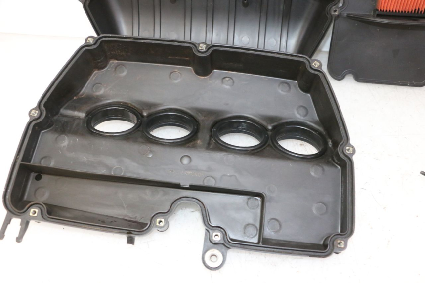 photo de CAJA DE AIRE HONDA CBR RR FIREBLADE 900 (1992 - 1994) - Características distintivas