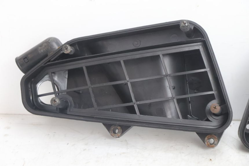 photo de CAJA FILTRO TGB CITY RS 50 (2011 - 2016) - Detalles de los puntos de fijación