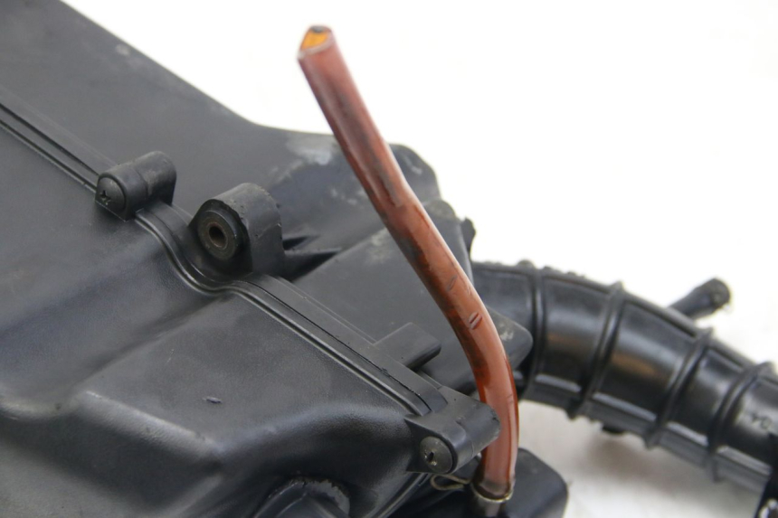 photo de CAJA DE AIRE KYMCO DINK STREET 125 (2009 - 2014) - Primer plano técnico