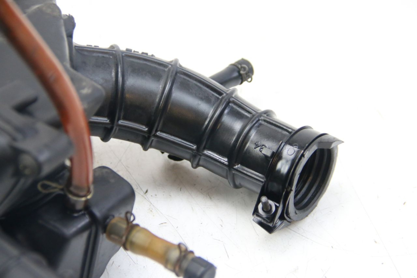 photo de CAJA DE AIRE KYMCO DINK STREET 125 (2009 - 2014) - Detalles de los puntos de fijación