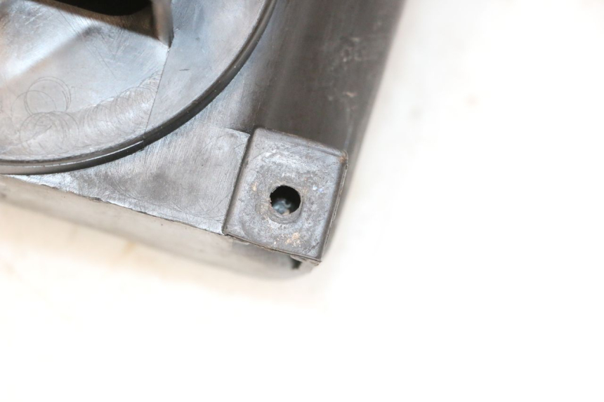 photo de CAJA FILTRO SUZUKI DR S 600 (1985 - 1989) - Primer plano técnico