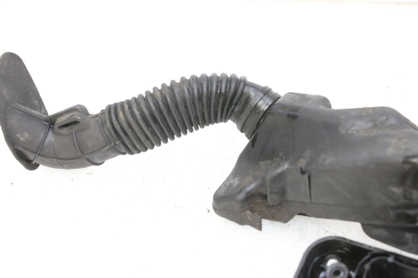 photo de CAJA DE AIRE PEUGEOT ELYSTAR 50 (2002 - 2014) - Detalles de los puntos de fijación