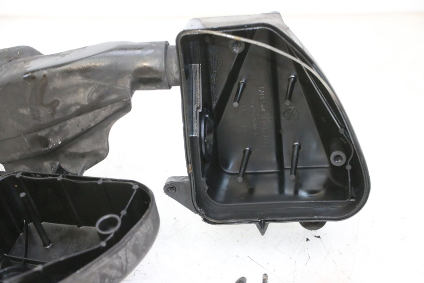 photo de CAJA DE AIRE PEUGEOT ELYSTAR 50 (2002 - 2014) - Estado de la superficie y material