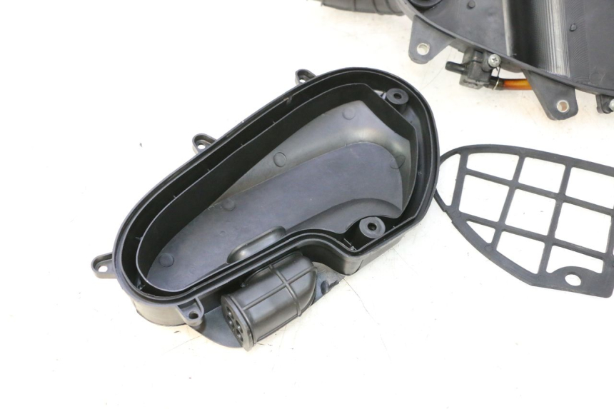 photo de CAJA DE AIRE JM MOTORS EVOLIS 4T 50 (2018 - 2022) - Estado de la superficie y material