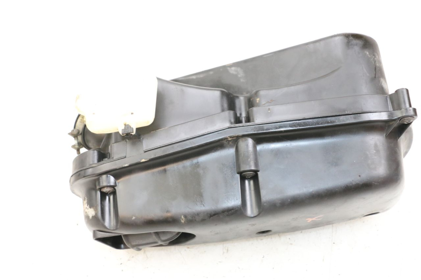 photo de CAJA DE AIRE HONDA FES PANTHEON 2T 125 (1998 - 2002) - Primer plano técnico