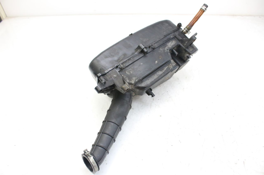 photo de CAJA DE AIRE HONDA FES S-WING SWING ABS 125 (2007 - 2015) - Primer plano técnico