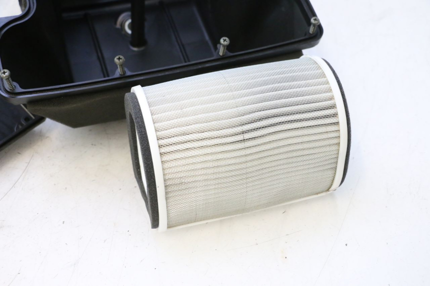 photo de CAJA FILTRO YAMAHA FJR 1300 (2001 - 2005) - Zoom sobre los componentes
