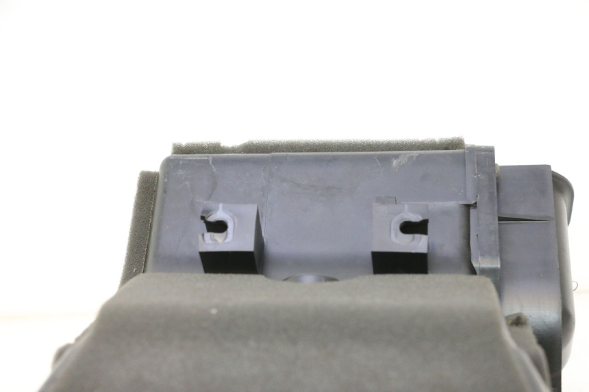 photo de CAJA FILTRO YAMAHA FJR 1300 (2001 - 2005) - Primer plano técnico