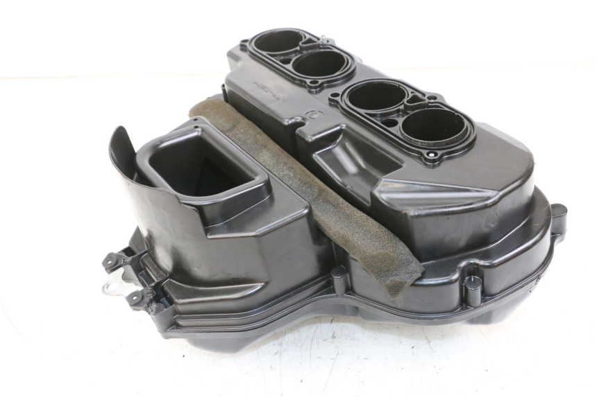 photo de CAJA FILTRO YAMAHA FZ1 FAZER 1000 (2007 - 2009) - Primer plano técnico