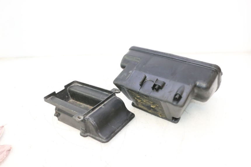 photo de CAJA FILTRO KAWASAKI GPX F ZX750F 750 (1986 - 1990) - Primer plano técnico