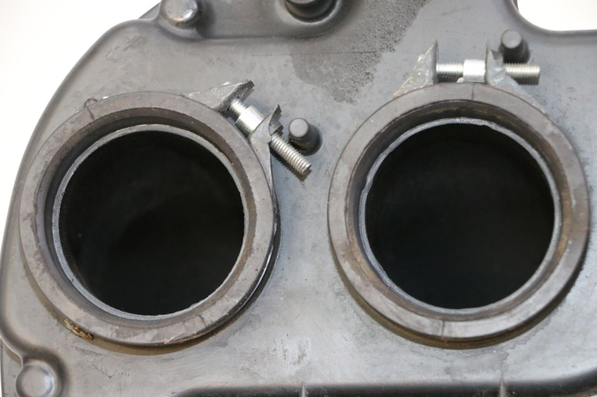 photo de CAJA FILTRO SUZUKI GSR 750 (2011 - 2017) - Otra perspectiva