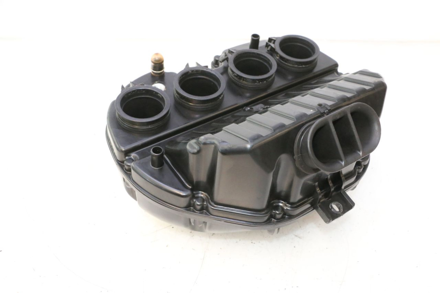 photo de CAJA FILTRO SUZUKI GSR 600 (2005 - 2012) - Detalles de los puntos de fijación