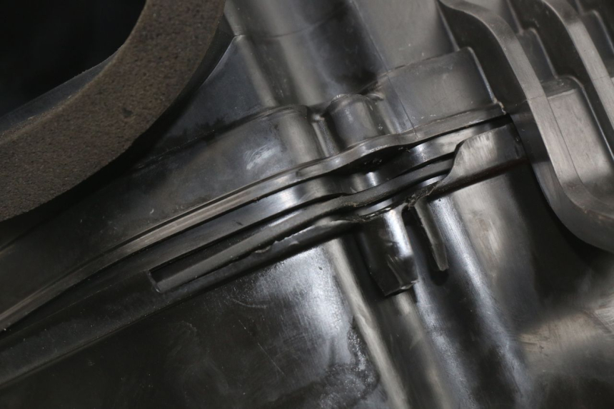 photo de CAJA FILTRO SUZUKI GSX-R GSXR 600 (2001 - 2003) - Zoom estado de uso