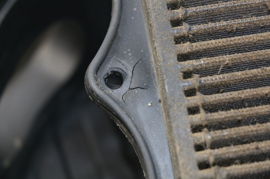 photo de CAJA FILTRO SUZUKI GSX-R GSXR 600 (2001 - 2003) - Primer plano técnico