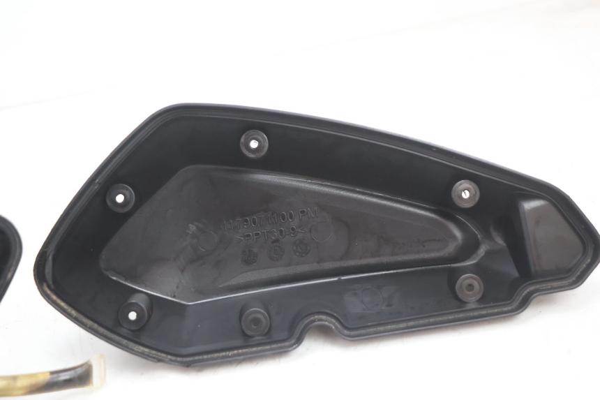 photo de CAJA DE AIRE PEUGEOT KISBEE 4T 50 (2018 - 2022) - Detalles de los puntos de fijación