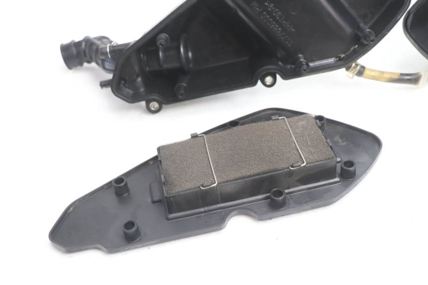 photo de CAJA DE AIRE PEUGEOT KISBEE 4T 50 (2018 - 2022) - Estado de la superficie y material