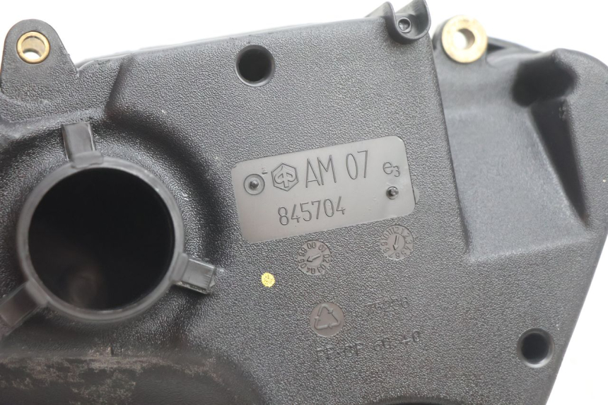 photo de CAJA FILTRO PIAGGIO LIBERTY 125 (1998 - 2008) - Detalles de los puntos de fijación