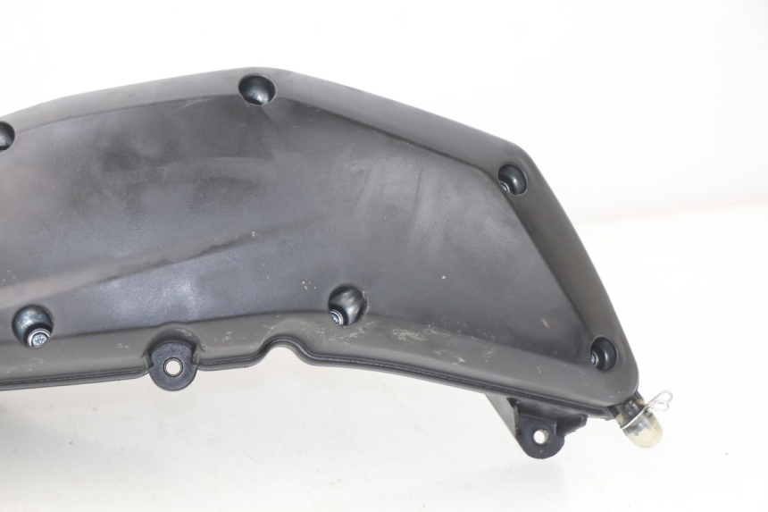 photo de CAJA FILTRO PEUGEOT METROPOLIS 400 (2017 - 2020) - Detalles de los puntos de fijación