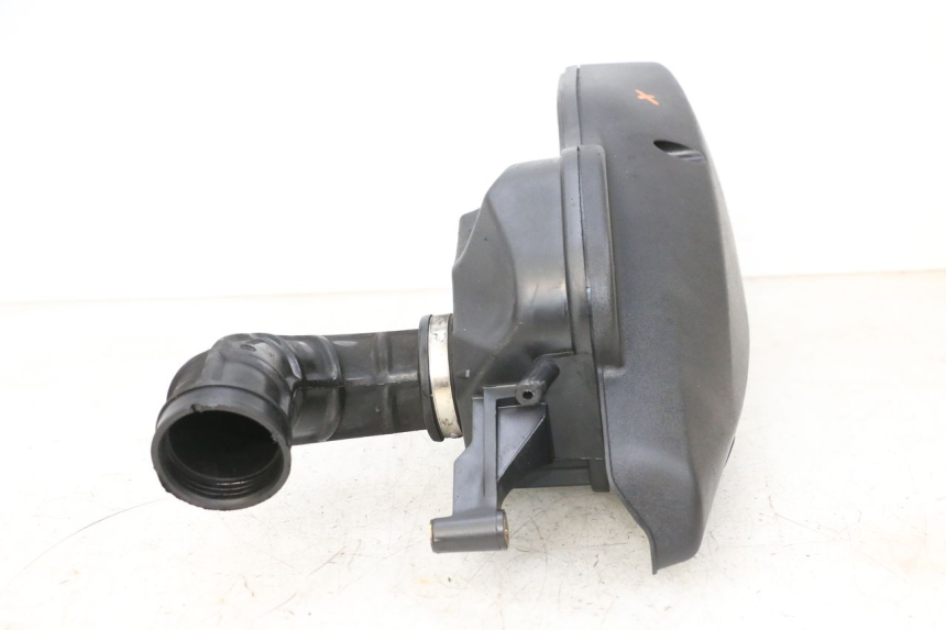 photo de CAJA FILTRO PIAGGIO MP3 HPE 300 (2019 - 2026) - Primer plano técnico