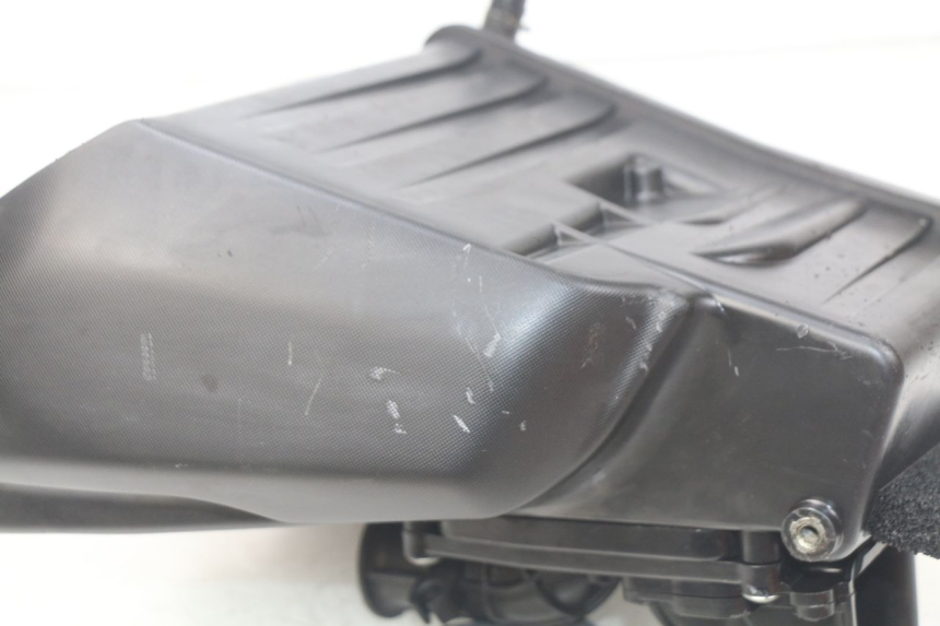 photo de CAJA DE AIRE YAMAHA MT-07 MT07 ABS 700 (2014 - 2017) - Primer plano técnico