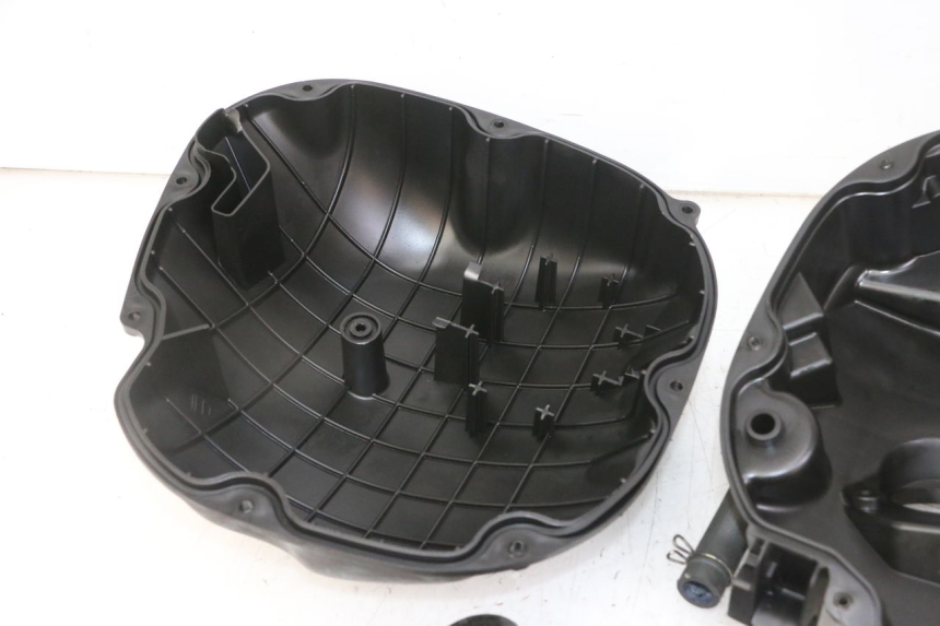 photo de CAJA FILTRO HONDA NTV DEAUVILLE ABS 700 (2007 - 2016) - Estado de la superficie y material