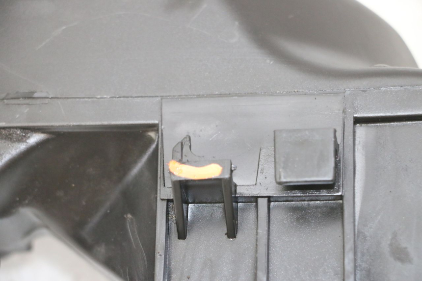 photo de CAJA DE AIRE PIAGGIO FLY 2T 50 (2004 - 2017) - Primer plano técnico